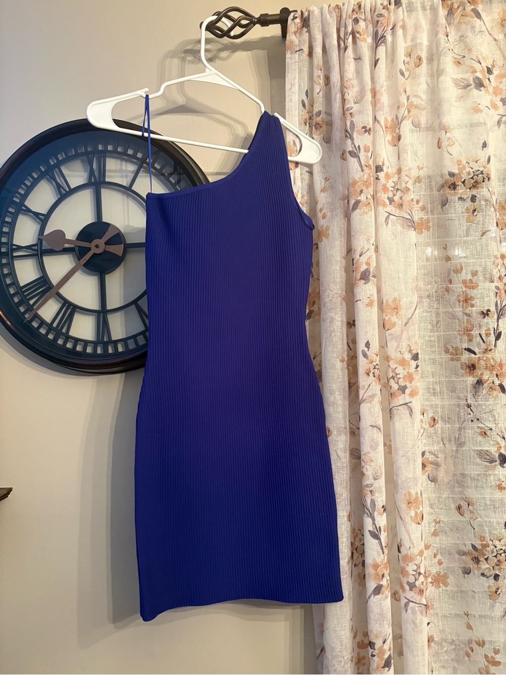 Sincerly Jules One-Shoulder Ribbed Dress in Royal Blue